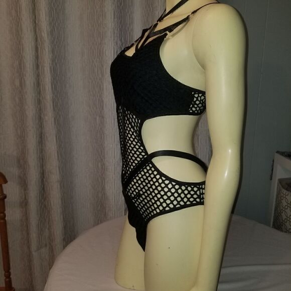 Women Gothic Dark Fishnet Bodycon Sexy Halter Bodysuit Punk Hollow Out    - Picture 15 of 16